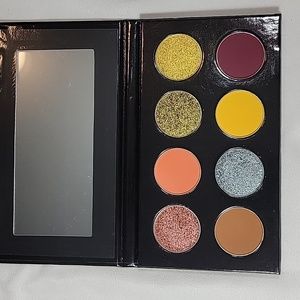 Chlo'ior "Thankful" 8-Pan Colored Pressed Pigment Palette
